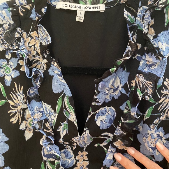 Collective Concepts Dress - Picture 3 of 3